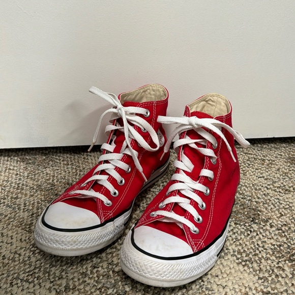 Converse Shoes - Red Hightop Converse